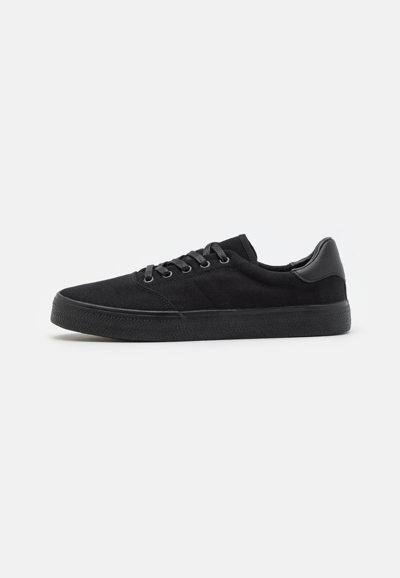 Men’s Low-Top Sneakers | Pier One UNISEX – Trainers – black – CQ78628