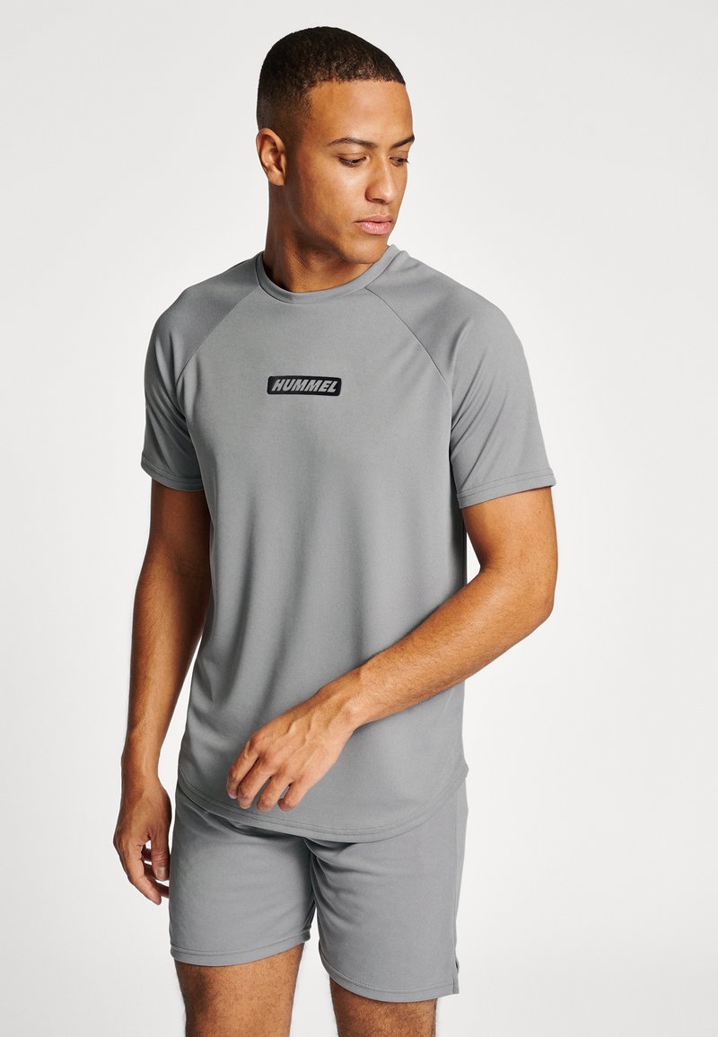 Men’s T-Shirts | Hummel TOPAZ – Print T-shirt – sharkskin/grey – LN80216